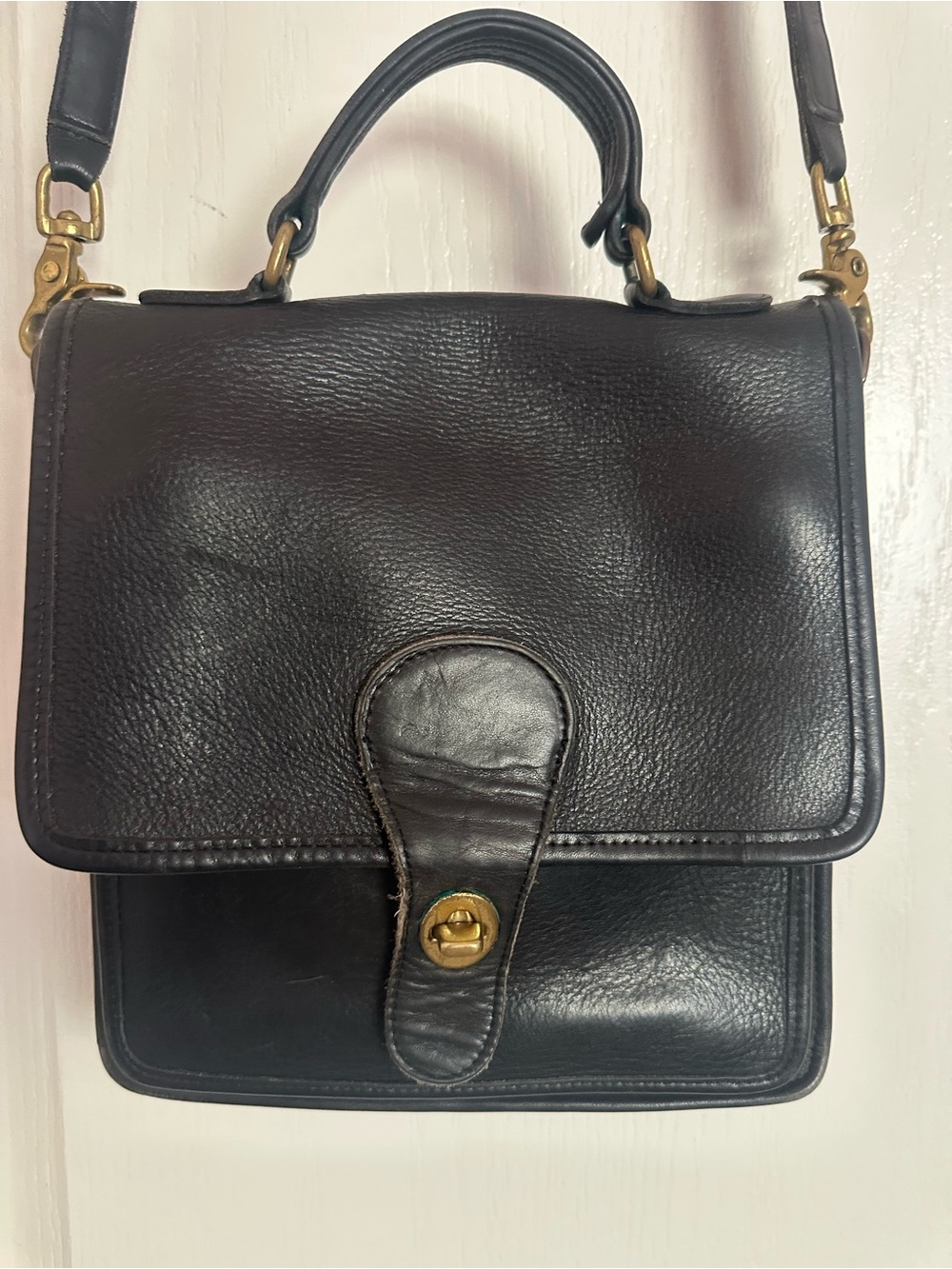 Vintage Coach Station Bag | Black Glove-Tanned Leather Crossbody